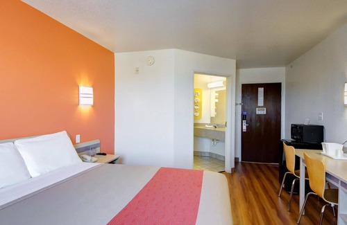 El Reno Hotel | Motel 6 El Reno, OK