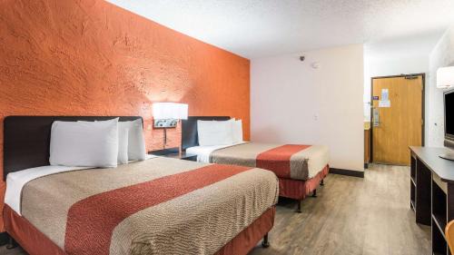 Elk Grove Village Hotel | Motel 6-Elk Grove Village, IL