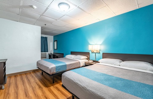 Elmsford Hotel | Motel 6 Elmsford, NY - White Plains