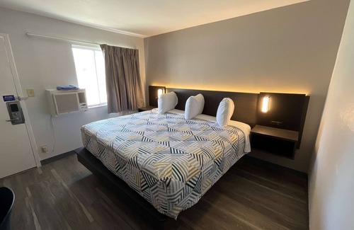 East Ely Hotel | Motel 6 Ely, NV