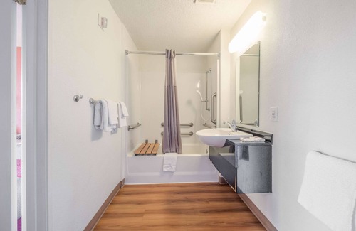 Fairfield Hotel | Motel 6 Fairfield, CA - North