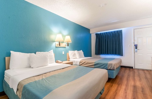 Farmington Hills Hotel | Motel 6 Farmington Hills, MI - Northwest - Farmington Hills