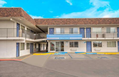 Farmington Hotel | Motel 6-Farmington, NM