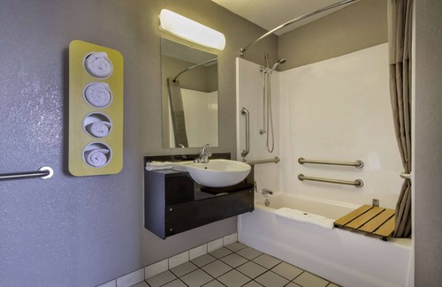 Farmington Hotel | Motel 6 Farmington, NM