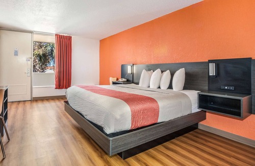 Florence Hotel | Motel 6 Florence, SC
