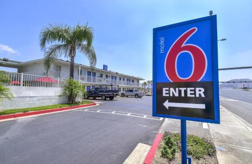 Fontana Hotel | Motel 6-Fontana, CA