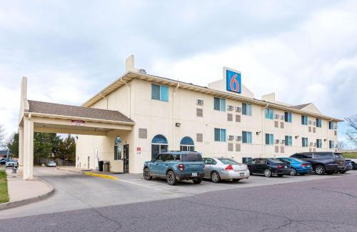 Fort Lupton Hotel | Motel 6-Fort Lupton, CO