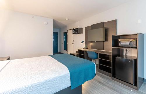 Fort Lupton Hotel | Motel 6-Fort Lupton, CO