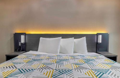 Fort Worth Hotel | Motel 6-Fort Worth, TX - Burleson