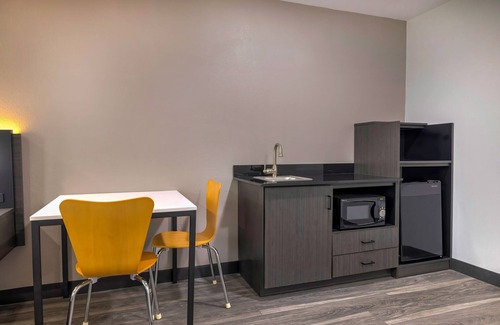 Fort Worth Hotel | Motel 6 Fort Worth, TX - Burleson