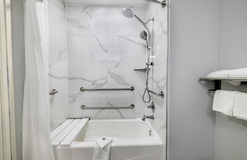 Fort Worth Hotel | Motel 6 Fort Worth, TX - Burleson