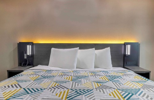 Fort Worth Hotel | Motel 6 Fort Worth, TX - Burleson