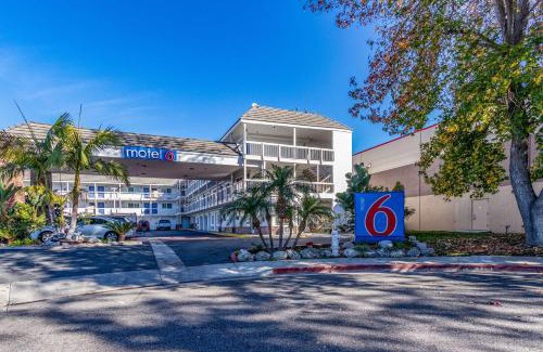 Fountain Valley Hotel | Motel 6-Fountain Valley, CA - Huntington Beach Area