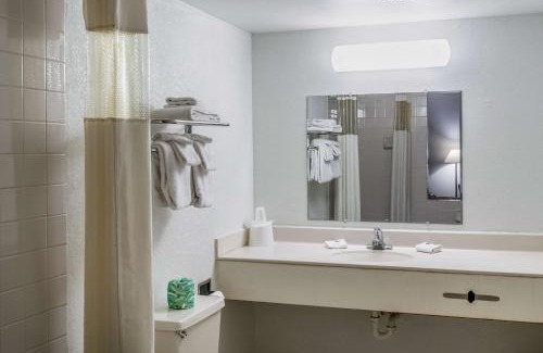 Franklin Hotel | Motel 6 - Franklin, OH