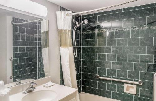 Franklin Hotel | Motel 6 - Franklin, OH