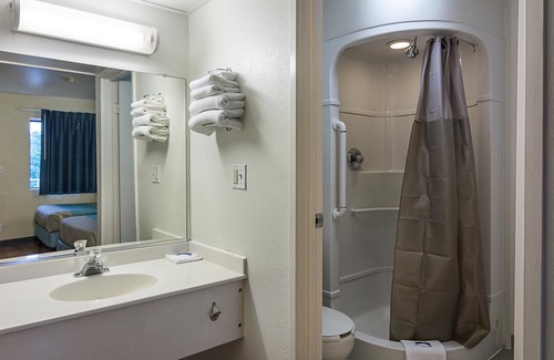 Fredericksburg Hotel | Motel 6 Fredericksburg, VA - North