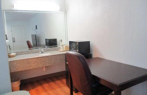 Freeport Hotel | Motel 6-Freeport, TX