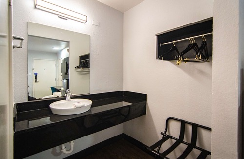 Fort Pierce Hotel | Motel 6 Ft. Pierce, FL, Fort Pierce