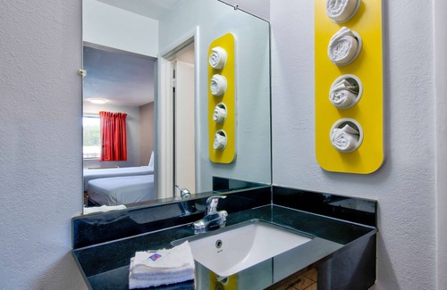 Gainesville Hotel | Motel 6 Gainesville, GA