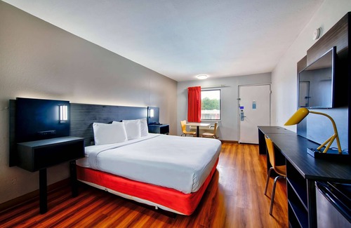 Gainesville Hotel | Motel 6 Gainesville, GA