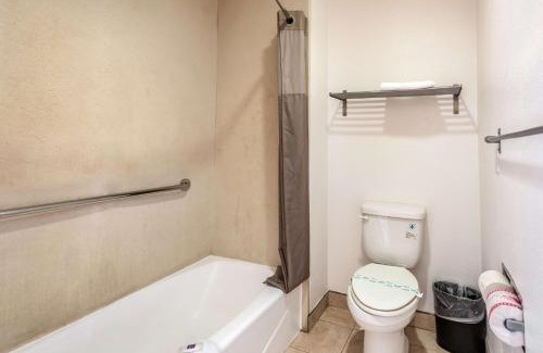 Harbor Hotel | Motel 6-Gardena, CA - South