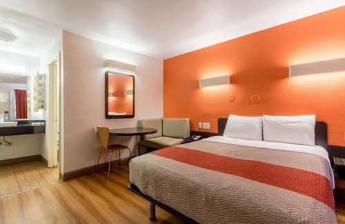 Garland Hotel | Motel 6 Garland, TX - Dallas