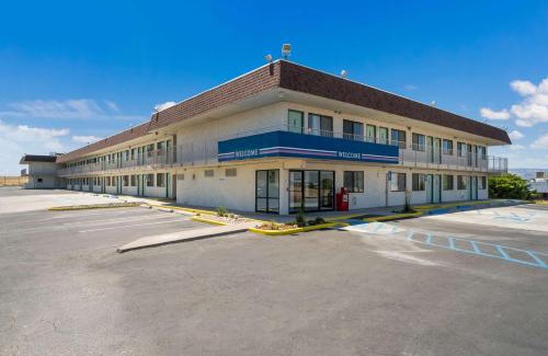 Grand Junction Hotel | Motel 6-Grand Junction, CO