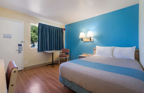 Grand Junction Hotel | Motel 6 Grand Junction, CO