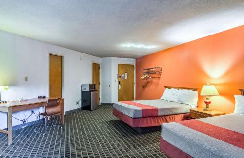 Creston Hotel | Motel 6-Grand Rapids, MI - Northeast