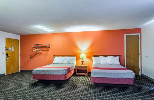 Creston Hotel | Motel 6-Grand Rapids, MI - Northeast