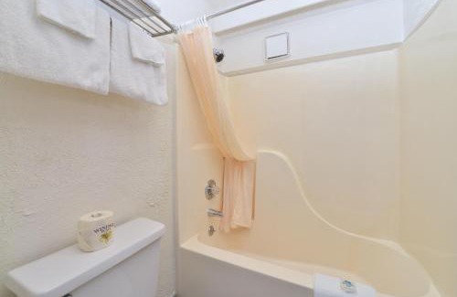 Grand Rivers Hotel | Motel 6-Grand Rivers, KY