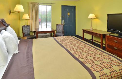 Grand Rivers Hotel | Motel 6-Grand Rivers, KY