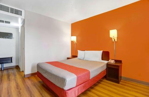 Grants Hotel | Motel 6-Grants, NM