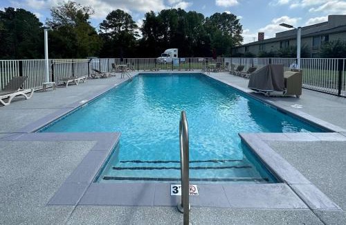 Greensboro Hotel | Motel 6-Greensboro, NC - Airport