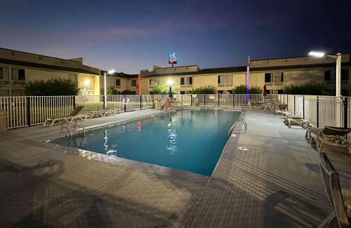 Greensboro Hotel | Motel 6-Greensboro, NC - Airport