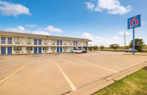Greenville Hotel | Motel 6-Greenville, TX