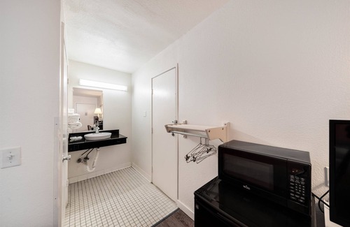 Greenville Hotel | Motel 6 Greenville, TX