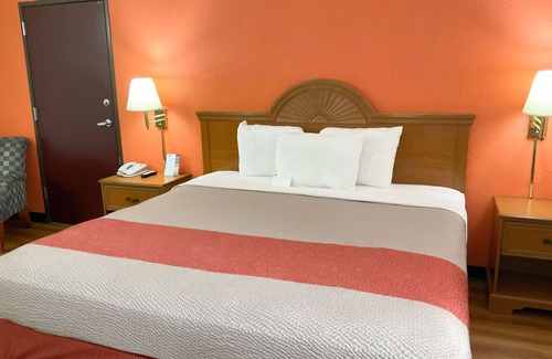 Hannibal Hotel | Motel 6 Hannibal, MO