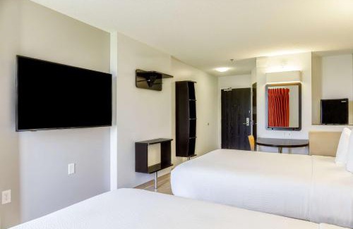 Headingley Hotel | Motel 6-Headingley, MB - Winnipeg West