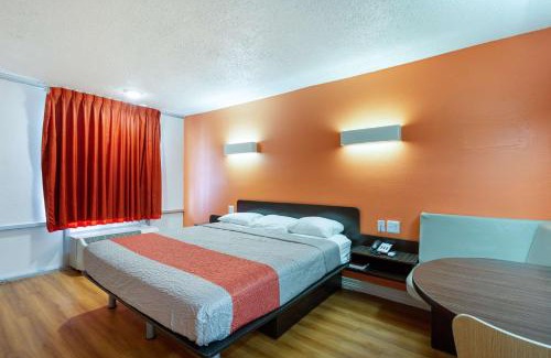 North Shore Hotel | Motel 6-Houston, TX - East