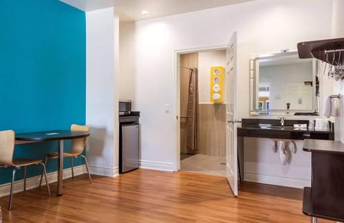Greater Greenspoint Hotel | Motel 6 Houston, TX - North