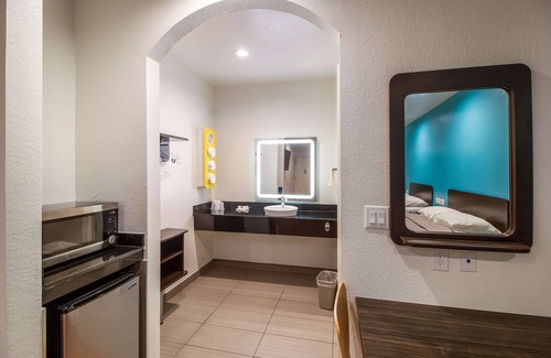 Greater Greenspoint Hotel | Motel 6 Houston, TX - North