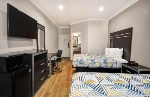 Humble Hotel | Motel 6 Humble, TX - Houston International Airport