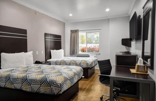 Humble Hotel | Motel 6 Humble, TX - Houston International Airport