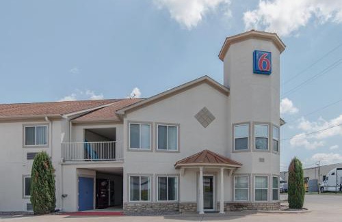 Hutchins Hotel | Motel 6 Hutchins, TX