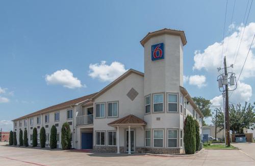 Hutchins Hotel | Motel 6 Hutchins, TX