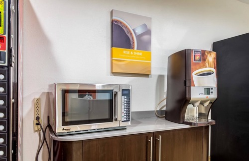 Indianapolis Hotel | Motel 6 Indianapolis Carmel
