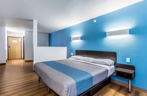Southport Hotel | Motel 6 Indianapolis, IN - Southport