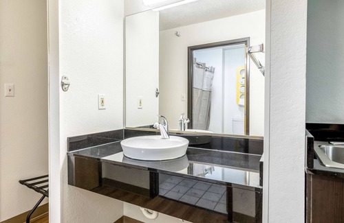 Southport Hotel | Motel 6 Indianapolis, IN - Southport