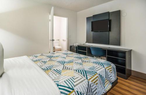 Irving Hotel | Motel 6-Irving, TX - Dallas